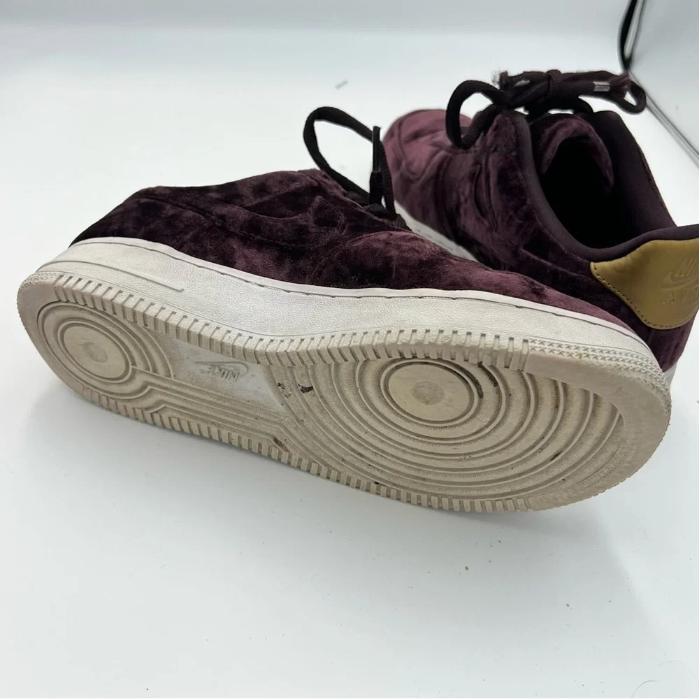 Nike Air Force 1 Low Drapes the Air in Plush Velvet Sneakers Womens Size 7